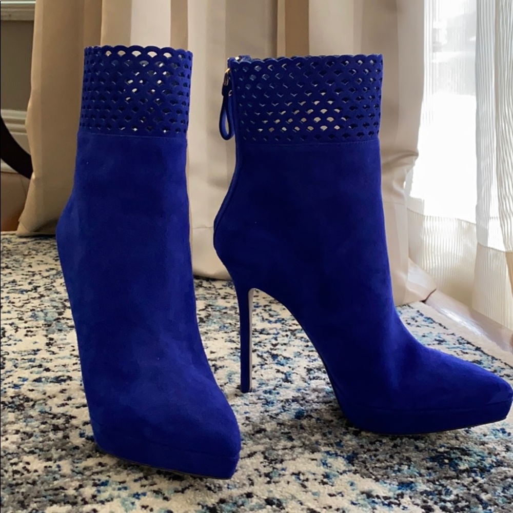 Sergio Rossi booties size 38 brand new.  Authentic